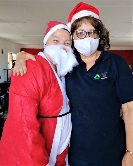 BraHELP-Sharon mit dem Weihnachtsmann